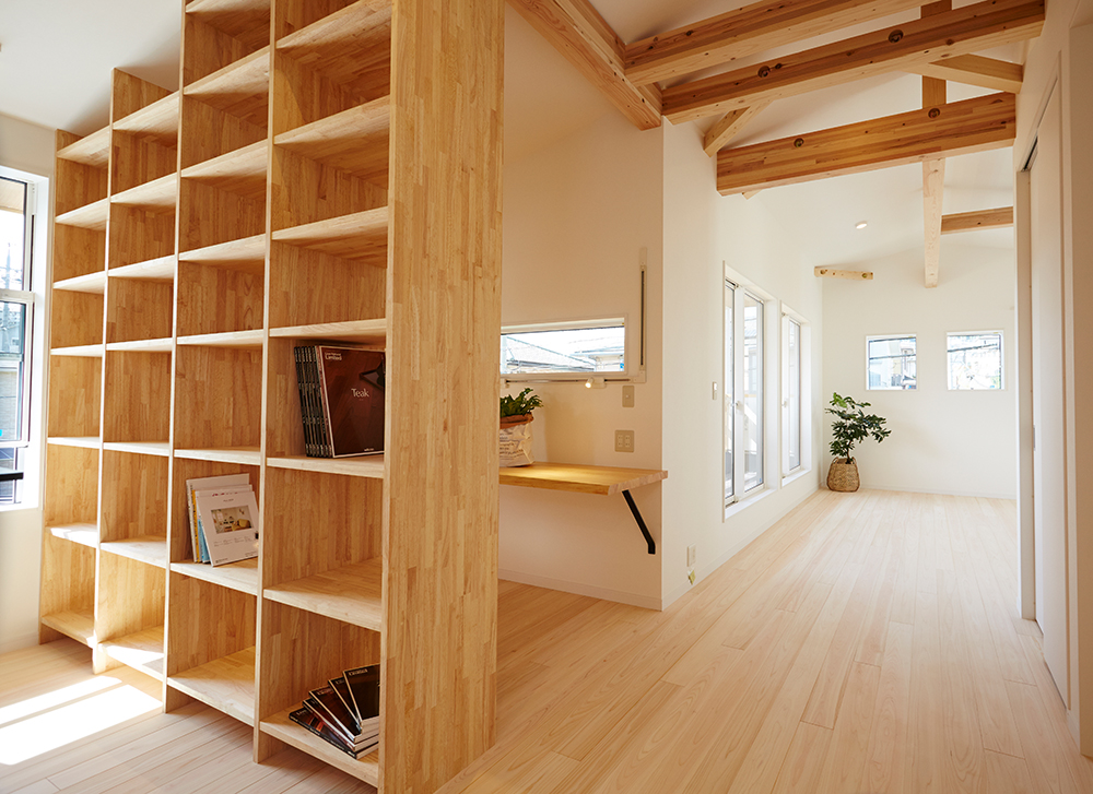 奈良の木の家 本棚