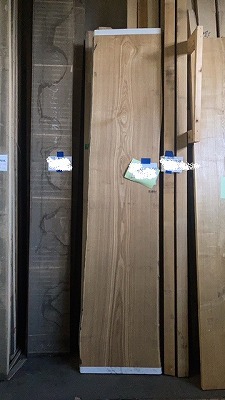 奈良で新築注文住宅の工務店平野木材の無垢1枚板