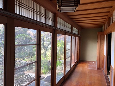 奈良で旧家リフォームの廊下なら平野木材