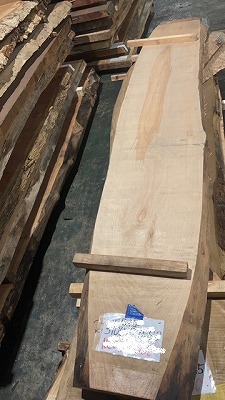 奈良で新築注文住宅の工務店平野木材の無垢1枚板