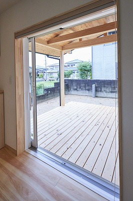 奈良で新築注文住宅の木の家を建てる平野木材のウッドデッキ